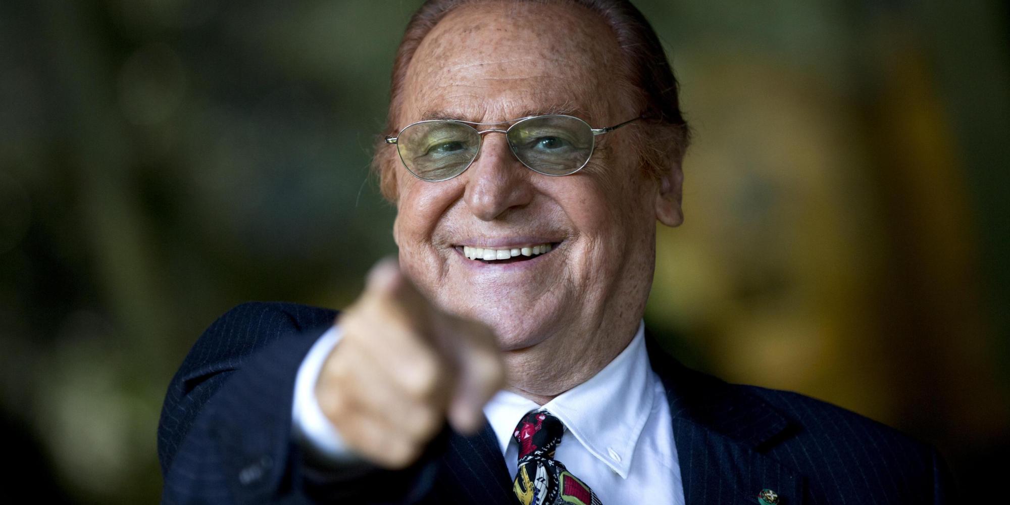 Catanzaro A Renzo Arbore Il Premio Alla Carriera Siedas