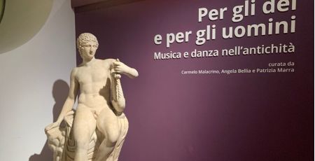 reggio calabria archeologico mostra per gli dei e per gli uomini musica e danza nell antichita ingresso foto marrc 1 e1687779116672 4d4c8f75 - Meraviglie di Calabria - 14