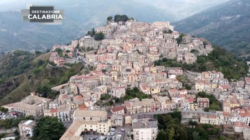 Bacchanalia a Tiriolo: La Decima Edizione Celebra Cultura, Musica ed Enogastronomia