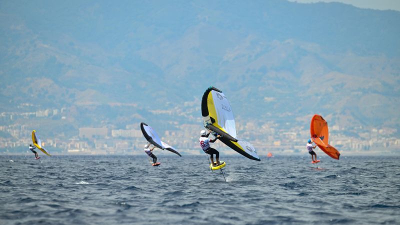 Reggio, si vola sulle onde con Wingfoil e Mediterranean Cup