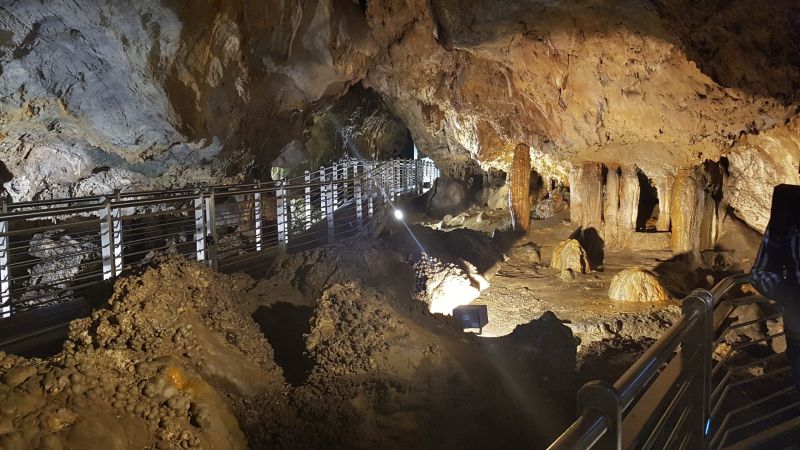 Grotte S.Angelo, un viaggio nella terra di sotto (VIDEO)