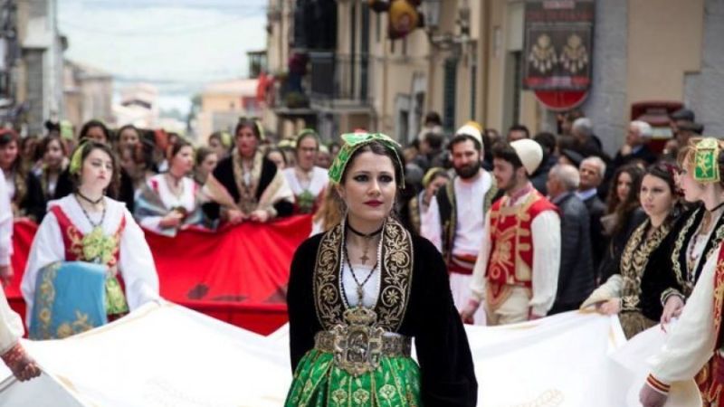 A Cosenza “Bukurìa Arbëreshe Kosenxë”, la bellezza italo-albanese
