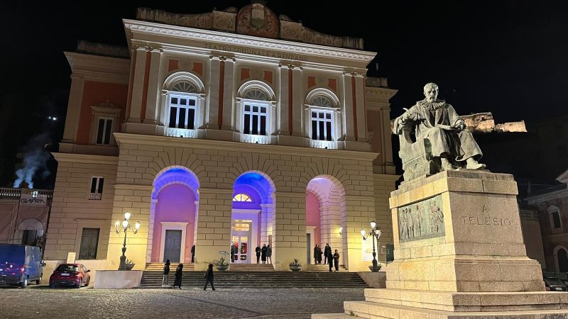 Teatro, al Rendano Massimo Ghini e Paola Tiziana Cruciani ne “Il vedovo”