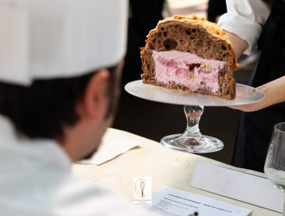 Colomba gelato Massimo Esposito 4 efdae9ec - Home - 35 La colomba gelato di Catanzaro vince il Campionato italiano Fipgc