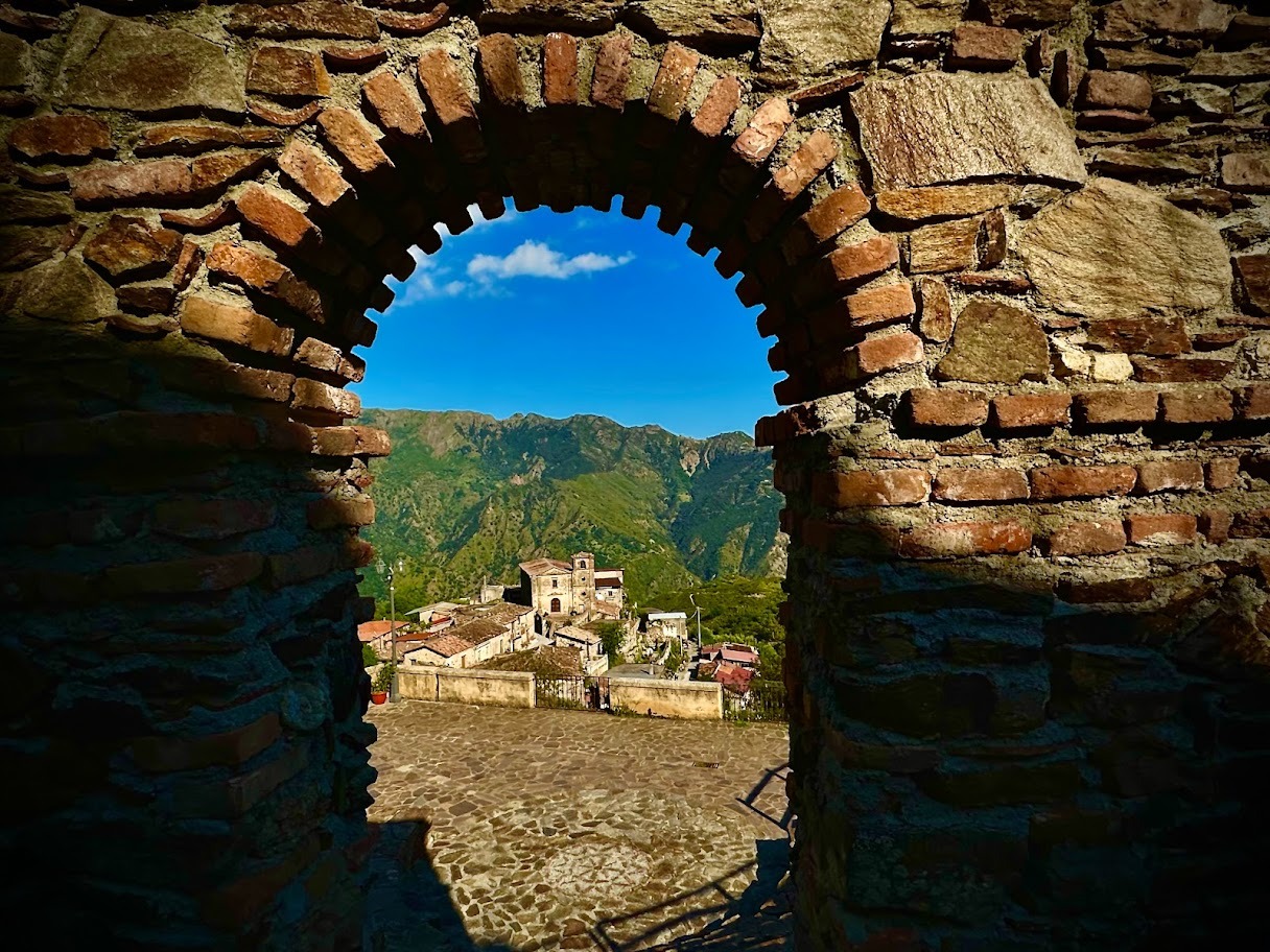 Kalos irtete Gallicianò. Nel cuore della Calabria Grecanica