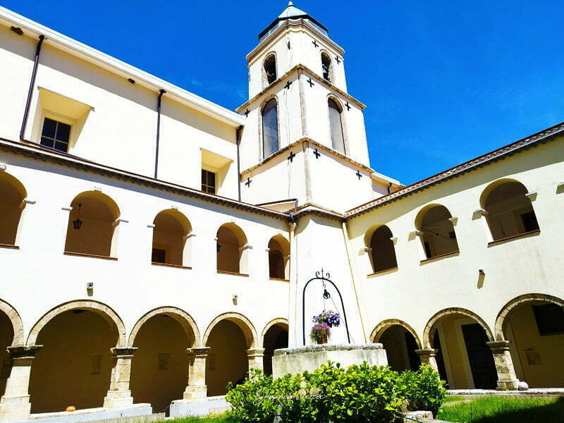 Santuario Ecce Homo Mesoraca Chiostro - Meraviglie di Calabria - 10