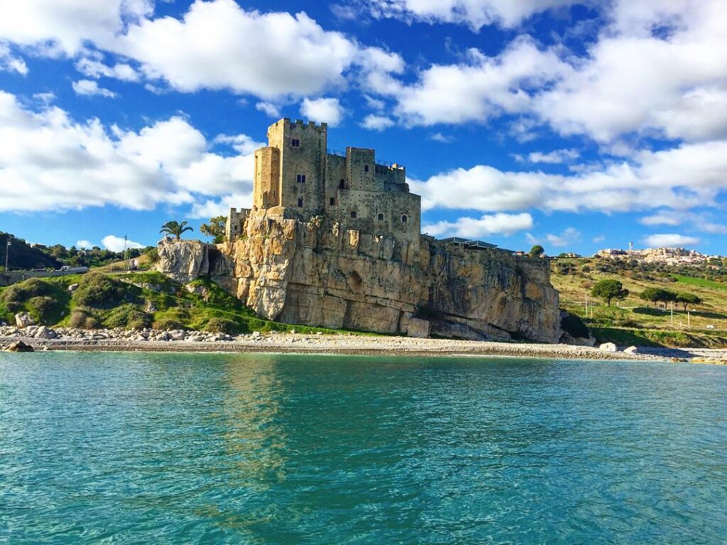 Castello di roseto foto Castello Federiciano pagina fb - Meraviglie di Calabria - 12